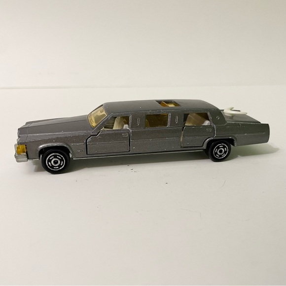 Vintage Lot of 2 Majorette Limousines Diecast - Picture 5 of 14